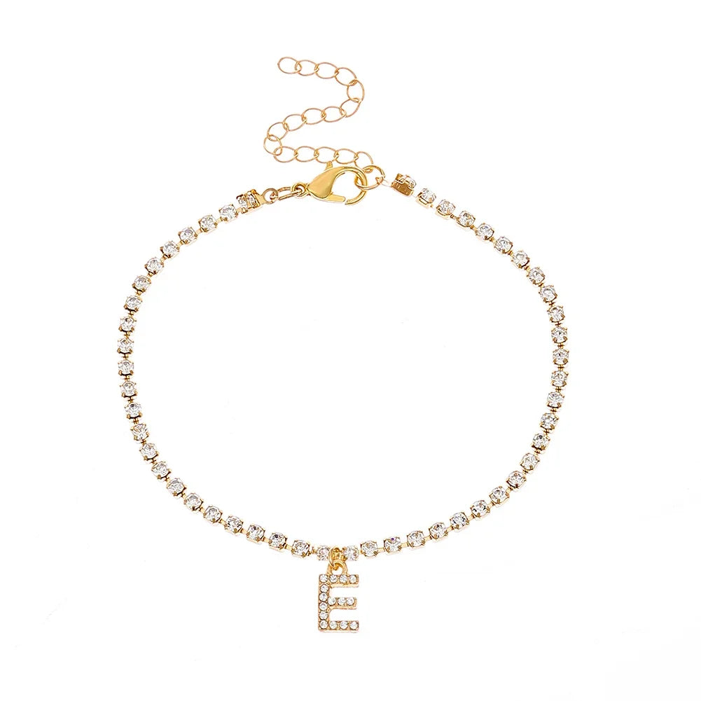Chevillère Alphabet Brillante 💎
Lettre Initiale Strass – Bijou de Cheville Bohème Femme